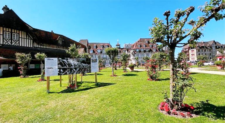 Rez de chaussee, vue sur le Golf et parking gratuit — photo 3