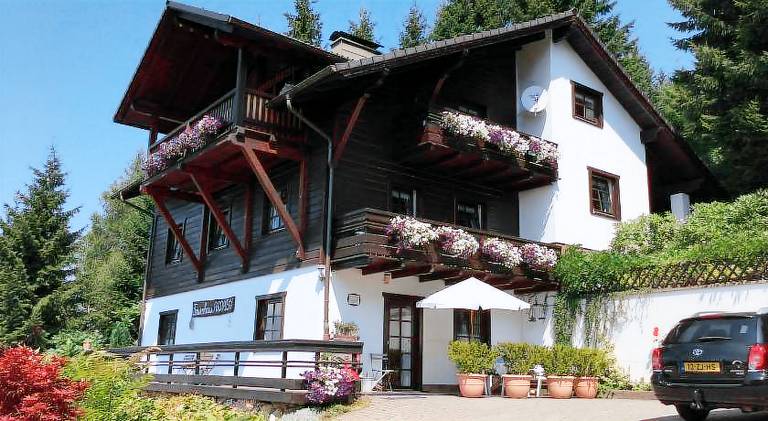 Nice rental apartment with garden & patio | Suitable for remote work | Dogs allowed in Wolfsberg