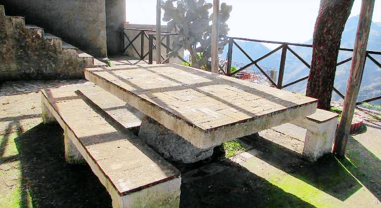 House with 1 room for 4 persons in Letojanni