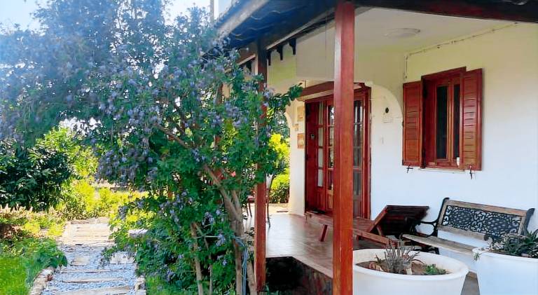 House with garden, pool & patio — photo 4
