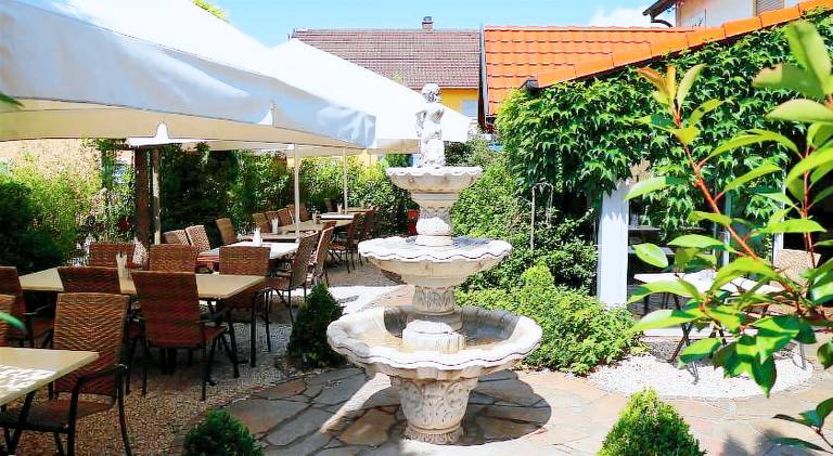 Hotel - Restaurant Hirschen - Werneths Landgasthof beim Europa- Park Rust — photo 4