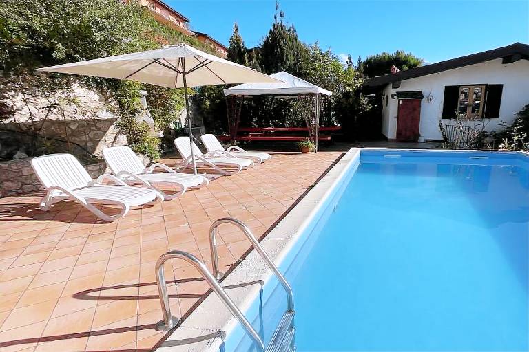 Ferienhaus mit Hund in Vesio, Malcesine fuer max. 4 Personen