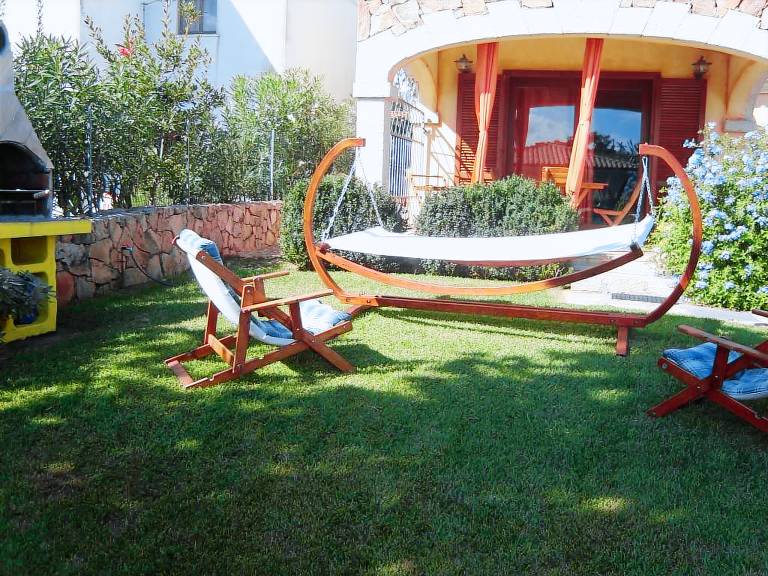 Villa with barbecue & garden — photo 2