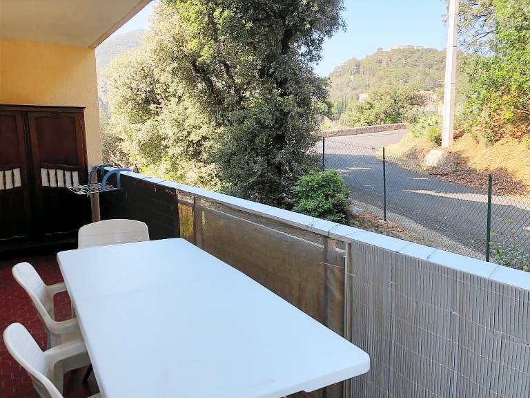 Apartment Montbolo