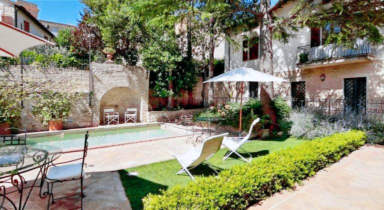 Pleasant rental apartment with private pool, garden & patio | Pet-friendly — photo 2