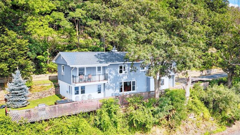House  Ithaca