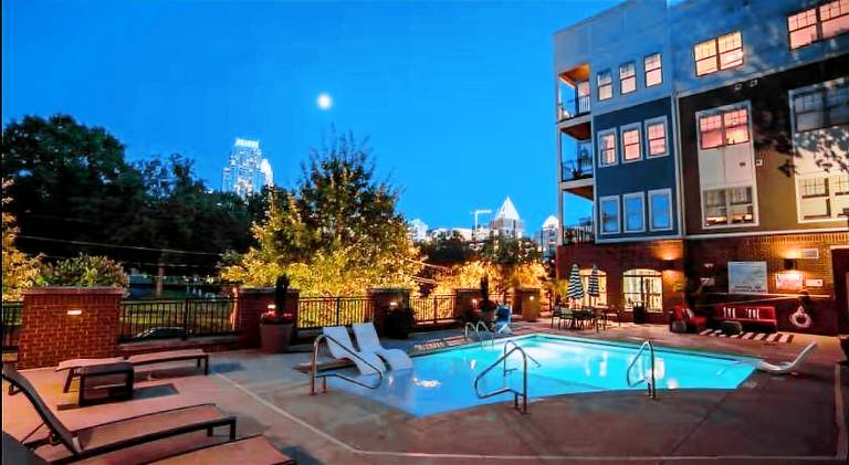 Apartment with pool — photo 3
