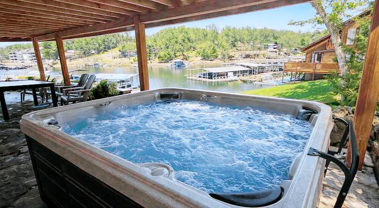 Vacation home with jacuzzi | Perfect for remote work | Pet-friendly — photo 3