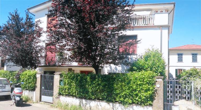 Rental apartment with yard | Next to San Michele in Foro in Lucca