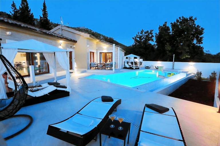 Villa  Starigrad