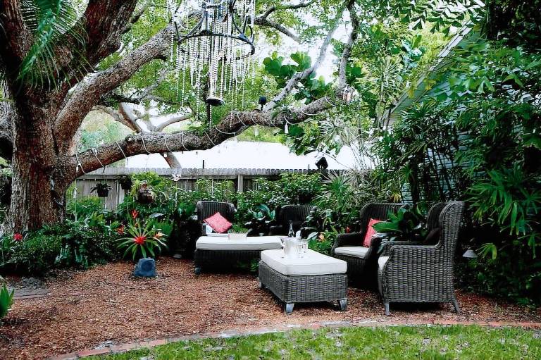 Meranova Guest Inn