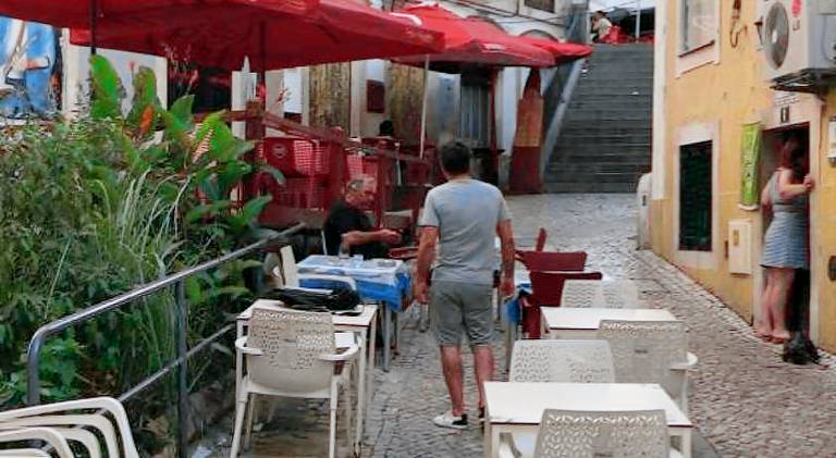 Apartment | Close to Monastery of Santa Cruz | Good for workation | Dogs allowed — photo 3