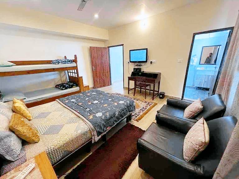 House with terrace & yard | Perfect for remote work | Pets allowed — photo 2
