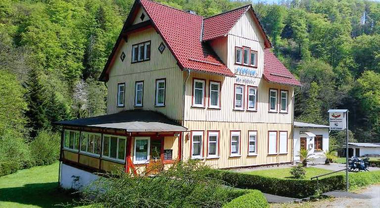 Rental apartment with garden, terrace & grill in Thale