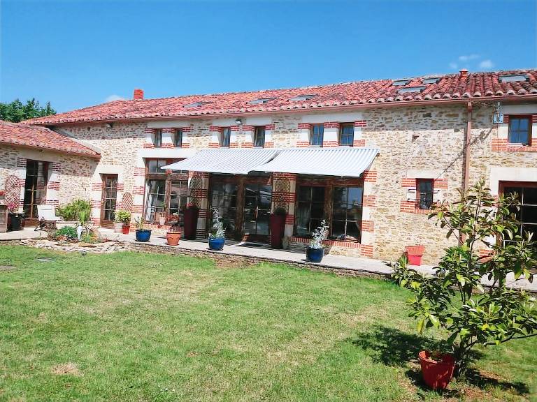 Accommodation  Bazoges-en-Pareds