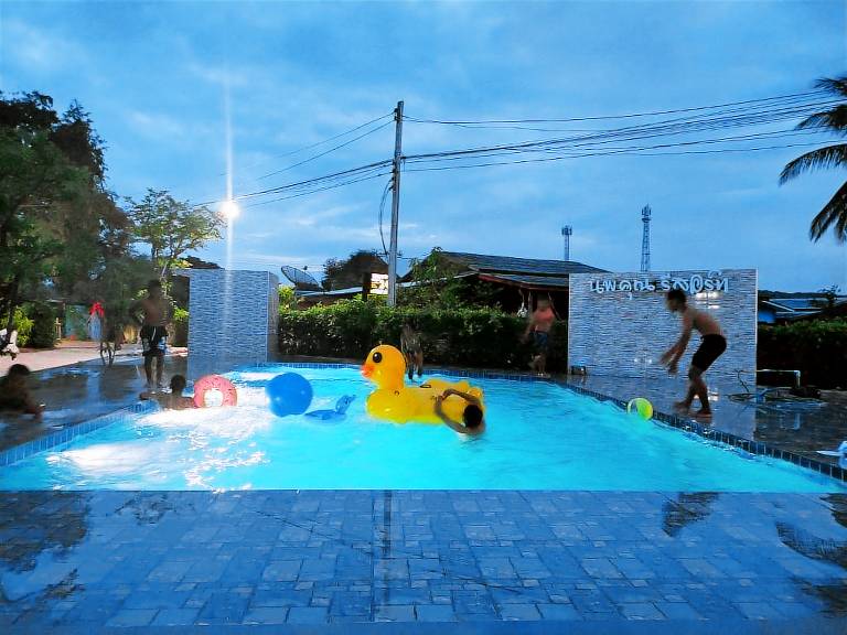 Noppakhun Resort in Sam Roi Yot