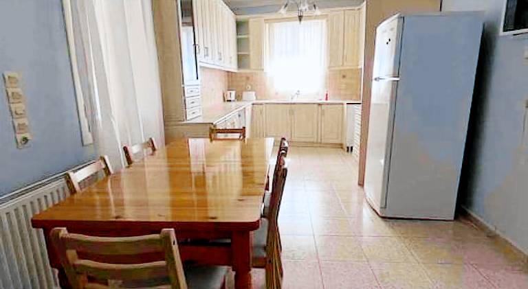 Rental apartment with patio — photo 2
