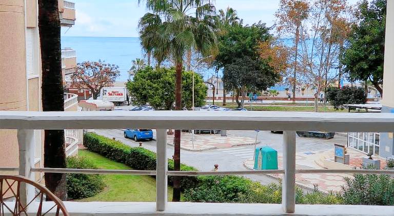 Nice apartment with terrace, private pool & yard | Close to the beach | Suitable for remote work | Pet-friendly in Torremolinos