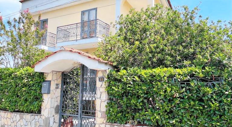 Vacation home with yard & hot tub in Pompei