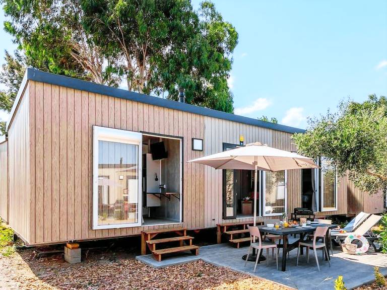 Mobile home with grill, patio & heated pool — photo 5