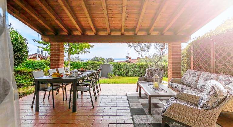 Lovely villa with pool | Pets are welcome — photo 2