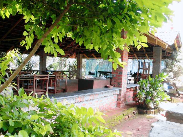 Serviced apartment with patio & pool — photo 5