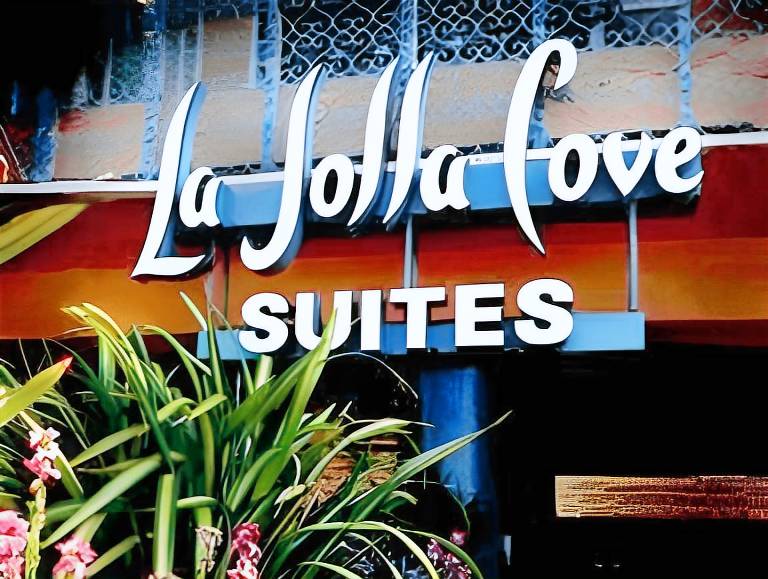 La Jolla Cove Suites