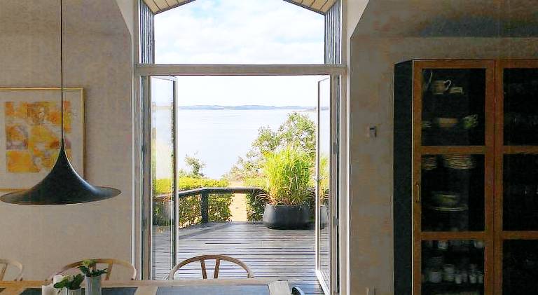 Architect-Designed House With Private Beach — photo 3