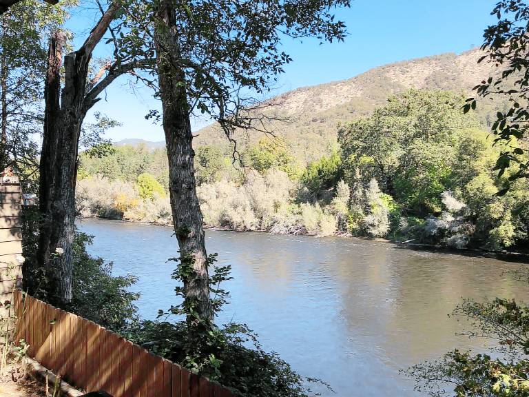 Rogue River Vacation Rentals from 120 HomeToGo