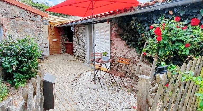Charming chalet | Pets are welcome in Cholet