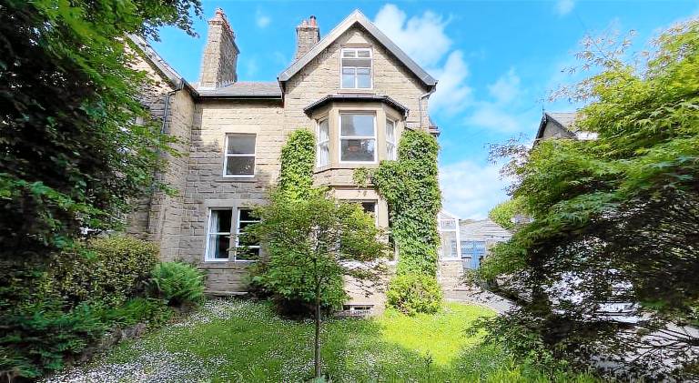 Vacation home with 5 rooms for 10 persons in Buxton