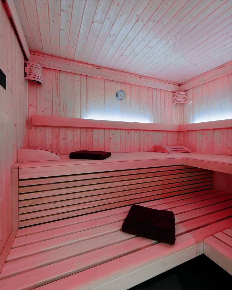 Family-oriented rental apartment with pool, sauna & hot tub | Dogs allowed — photo 2