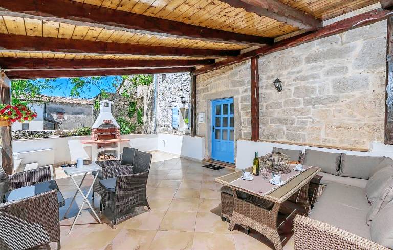 House with terrace, barbecue & garden — photo 2