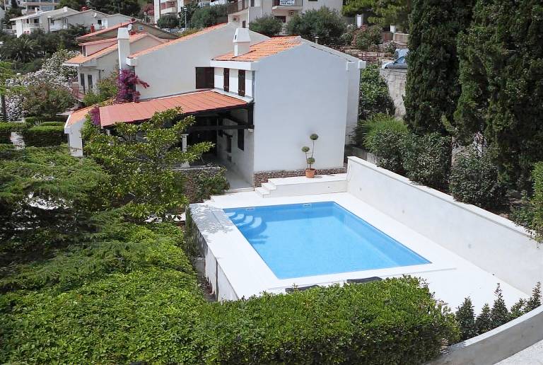 Graceful 5-BR Family Villa for 8, with private pool, close to the beach — photo 5
