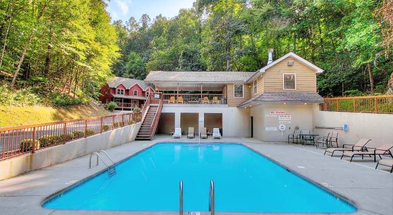 Vacation home with pool & hot tub — photo 2