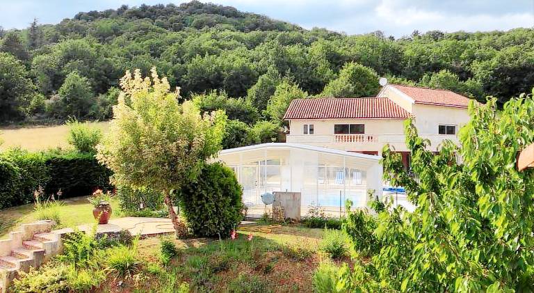 Vacation home with pool — photo 5