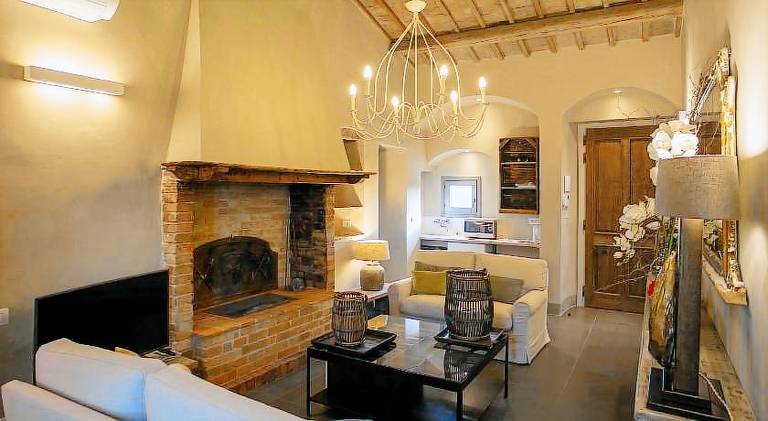 Villa with pool & hot tub | Pets allowed — photo 2