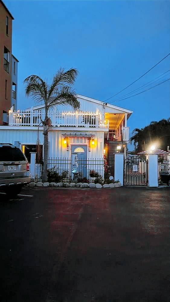 Motel  Treasure Island