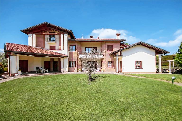 Bed & Breakfast  Appiano Gentile