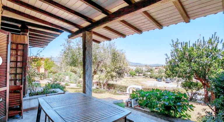 Vacation home with patio — photo 3