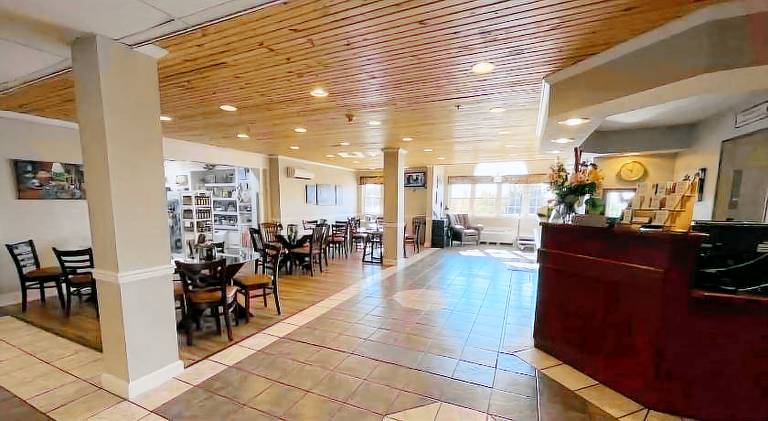 Patti's Inn and Suites — photo 4