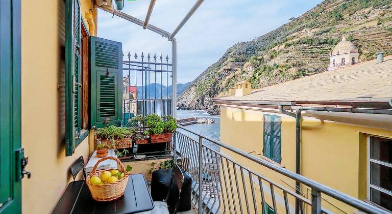 Lovely holiday apartment | Next to the beach | Pets are welcome in Vernazza