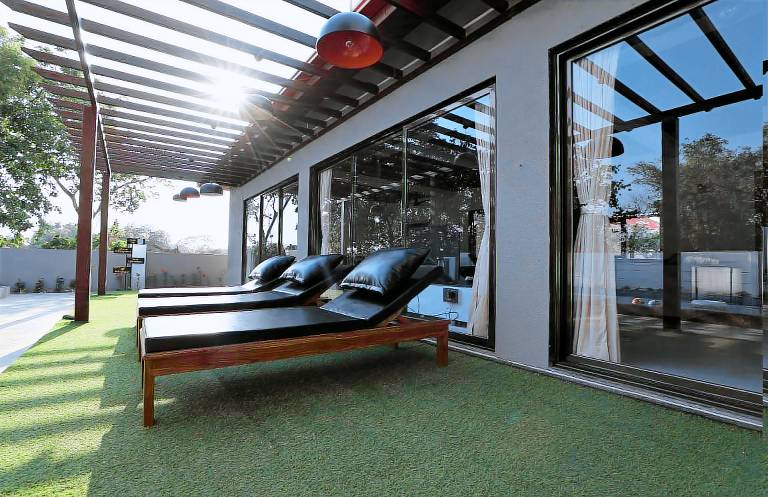 Villa with pool & barbeque — photo 4