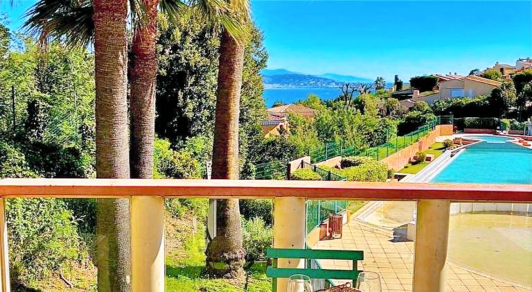 Beautiful serviced apartment with pool & patio | Pets allowed — photo 4