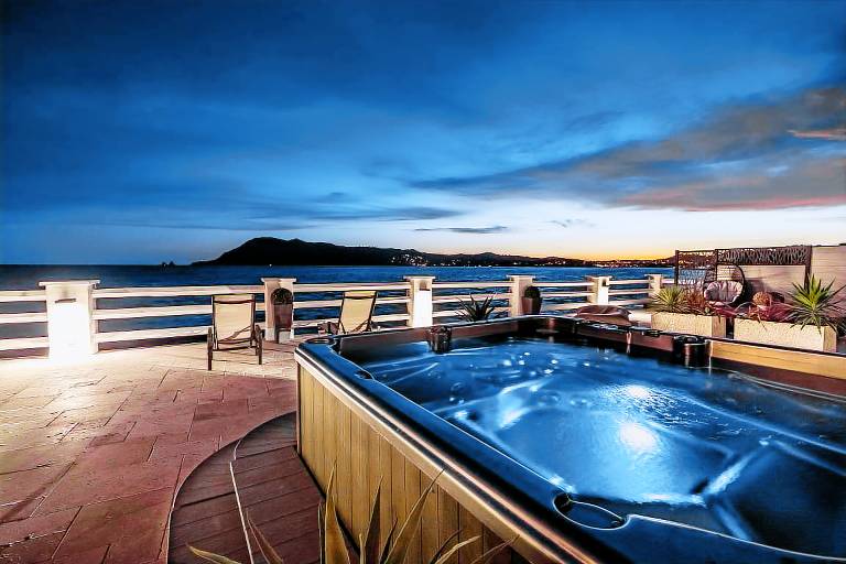 Children-friendly villa with terrace, pool & hot tub | Sea view | Next to the beach | Good for workation | Pet-friendly — photo 3