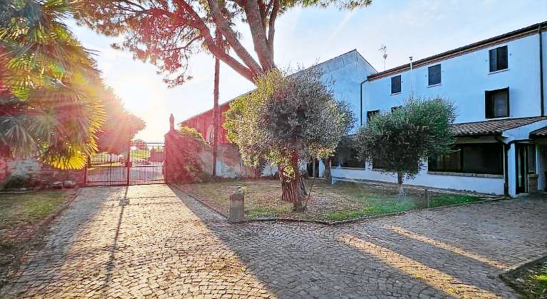 Villa with yard & patio in Pontelongo