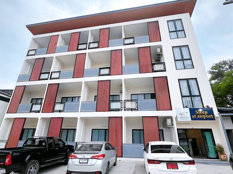 Pleasant serviced apartment with patio | Pets allowed — photo 4