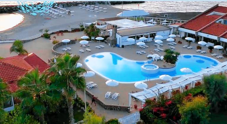 Le Mandrelle Beach Resort