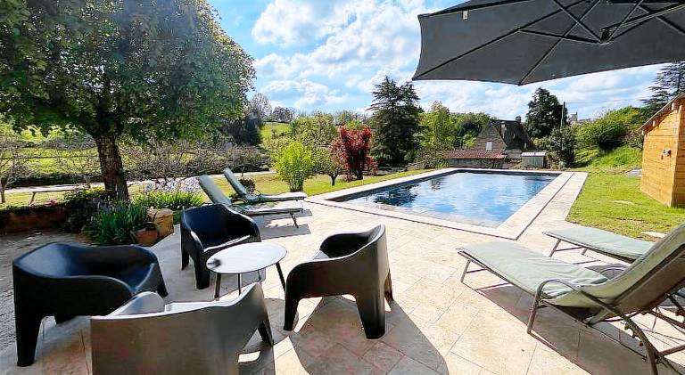 Vacation home with pool — photo 5