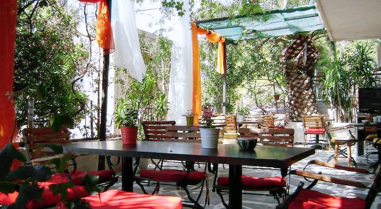 Serviced apartment with garden & terrace — photo 4